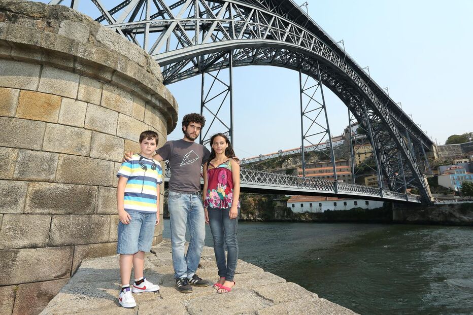 Os Meninos do Rio, Porto, Douro, Ribeira, Ponte D. Luís, Aniki Bóbó, Javier Macipe, Samira Ramos, Leonardo Durães, Saltar da ponte, Manoel de Oliveira, Cinema, Palavrinhas, Super Dragões, Curta-metragem, Luso-espanhola, 