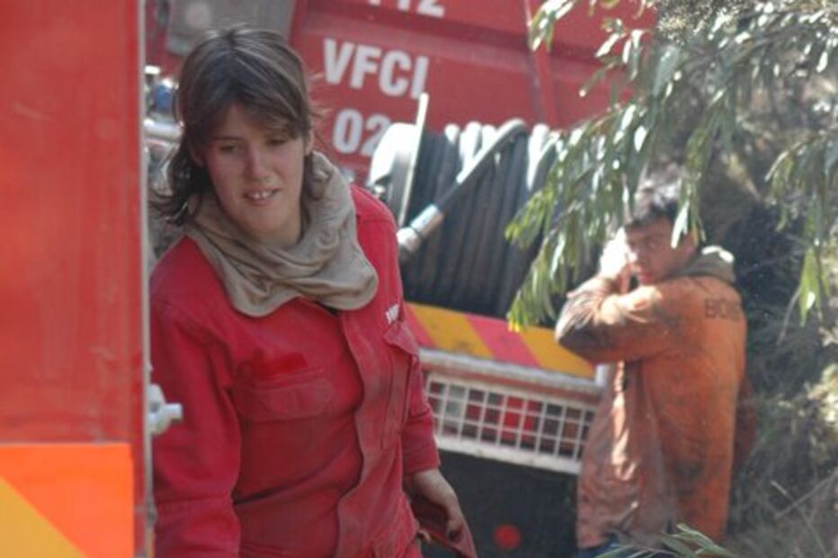 Os rostos dos oito heróis que perderam a vida na luta contra o fogo