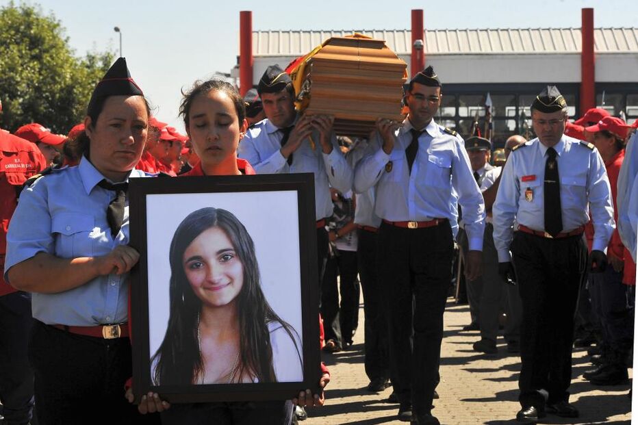 Sofrimento e lágrimas no último adeus a Cátia Pereira Dias