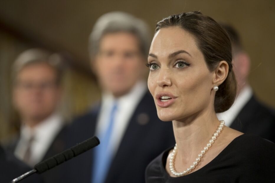 Angelina Jolie, Jean Hersholt, Angela Lansbury, Steven Martin 