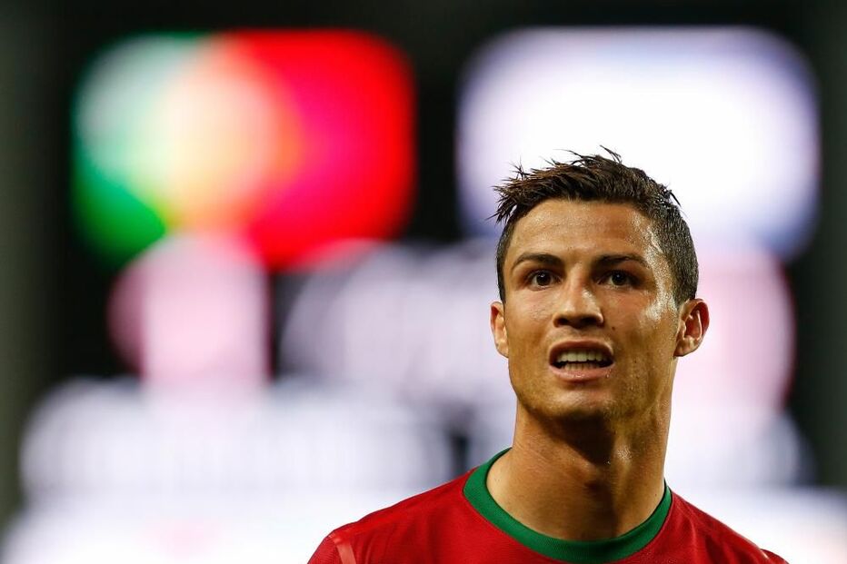 Portugal garante play-off sem brilho