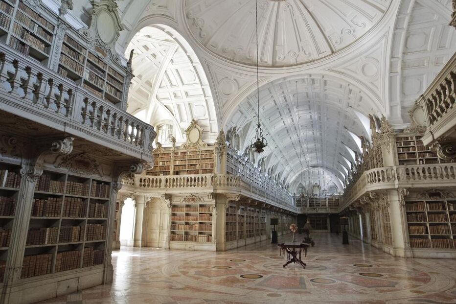 bilbiotecas mais bonitas do mundo, Biblioteca do Palácio Nacional de Mafra, Biblioteca Joanina da Universidade de Coimbra 