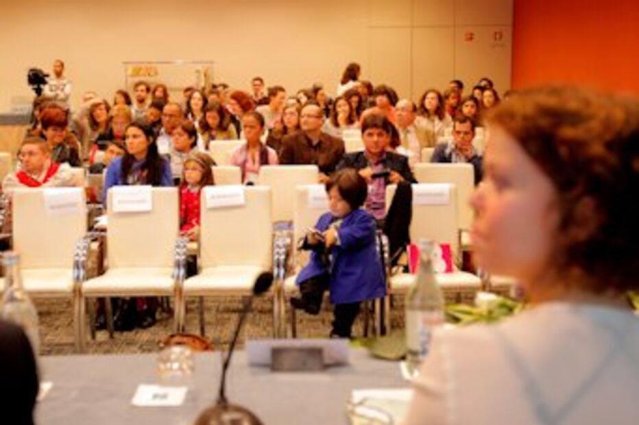 ANÕES, NANISMO, MULTIBANCO