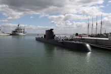 submarino, tridente, defesa, reparação, dinheiro