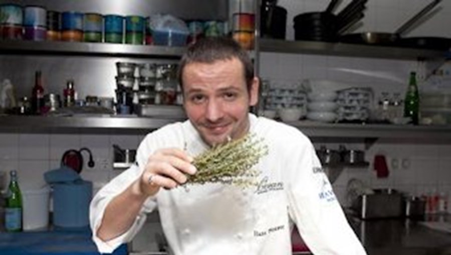 O chef de cozinha Hans Neuner, do restaurante Ocean em Vila Vita, Lagoa, venceu mais uma estrela Michelin do Guia Michelin de 2014