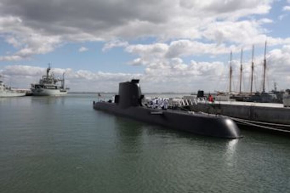 submarino, tridente, defesa, reparação, dinheiro