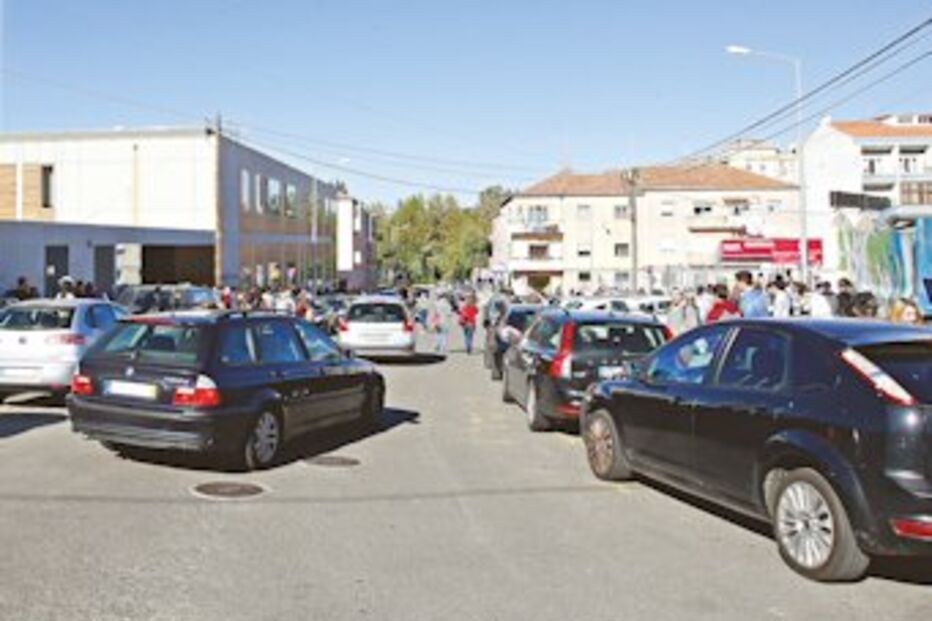 Sintra, x-ato, escola secundária de Santa Maria, ataque, menor, 