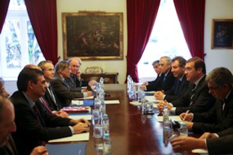 Pedro Passos Coelho, primeiro-ministro, reunião, reitores, conselho, cortes, análise, 