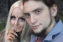 Mulheres com corpo de 'Barbie'... e ainda um 'Ken'