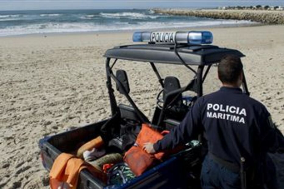 Polícia Marítima, Costa da Caparica, Cova do Vapor, Lagoa de Albufeira, Lusa, Surf