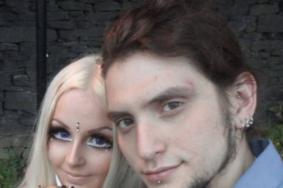 Mulheres com corpo de 'Barbie'... e ainda um 'Ken'