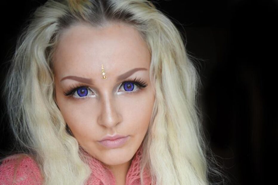 Mulheres com corpo de 'Barbie'... e ainda um 'Ken'