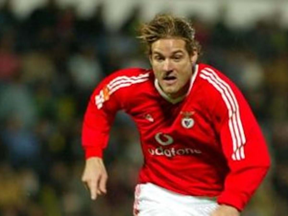 Miklós Fehér - Miklós Fehér - Jogador do Benfica morreu há 16 anos