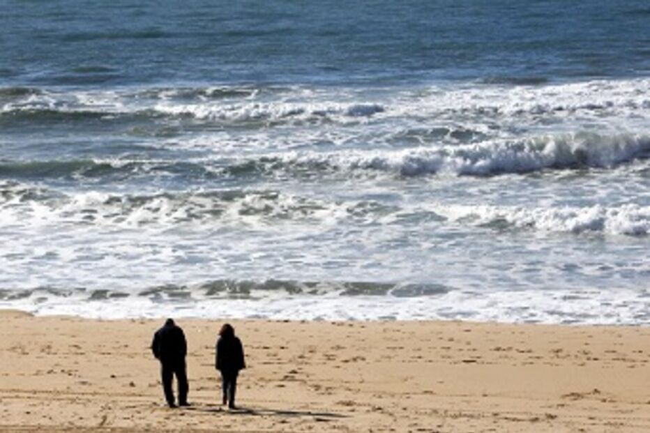 cadáver, corpo, praia, Fonte da Telha, Natal, Almada
