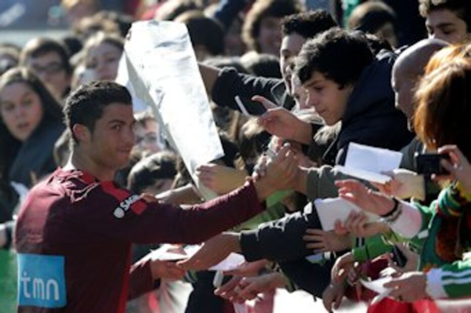 ronaldo, cristiano, popularidade, craque, bola, ouro