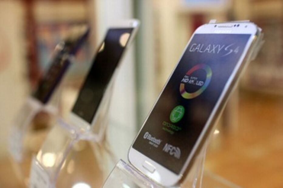 telemóveis, Samsung Galaxy S4, smartphone, capacidade, iPhone 5C, memória
