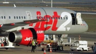 Avião que seguia para Espanha faz aterragem de emergência no aeroporto de Faro. Foi declarado alerta vermelho