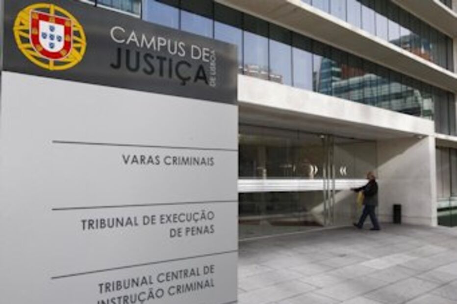 Italianos, condenação, relógios, Lisboa