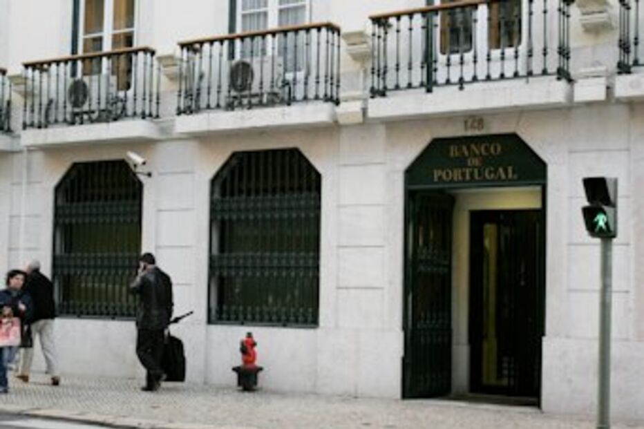 Banco de Portugal, advogados, Contrato com Sérvulo & Associados, Estado, SCUT, Parque Escolar