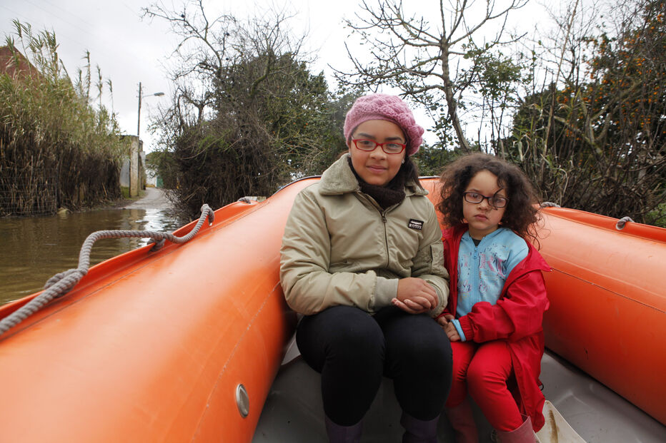 Cheias, Reguengo do Alviela, Santarém, Alcobaça, Fervença, bombeiros, Ema, Mário Carol, Termas da Piedade