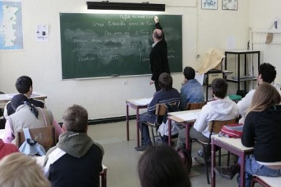 Governo, regional, Açores, professores, vagas, ensino, escolas