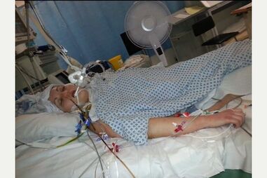 três paragens cardíacas, dez cocktails, alcool, adolescente inglesa, Jayde Dinsdale