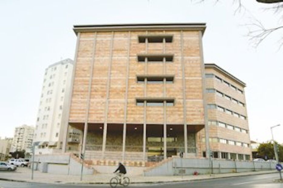 homem, tenta, pegar, fogo, incendiar, mulher