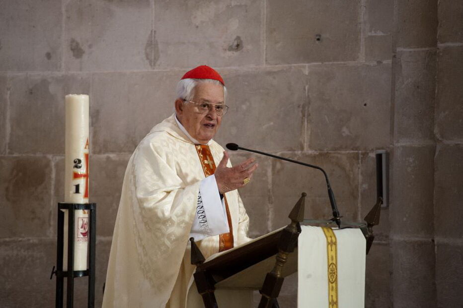 O cardeal patriarca emérito José da Cruz Policarpo morreu em 2014