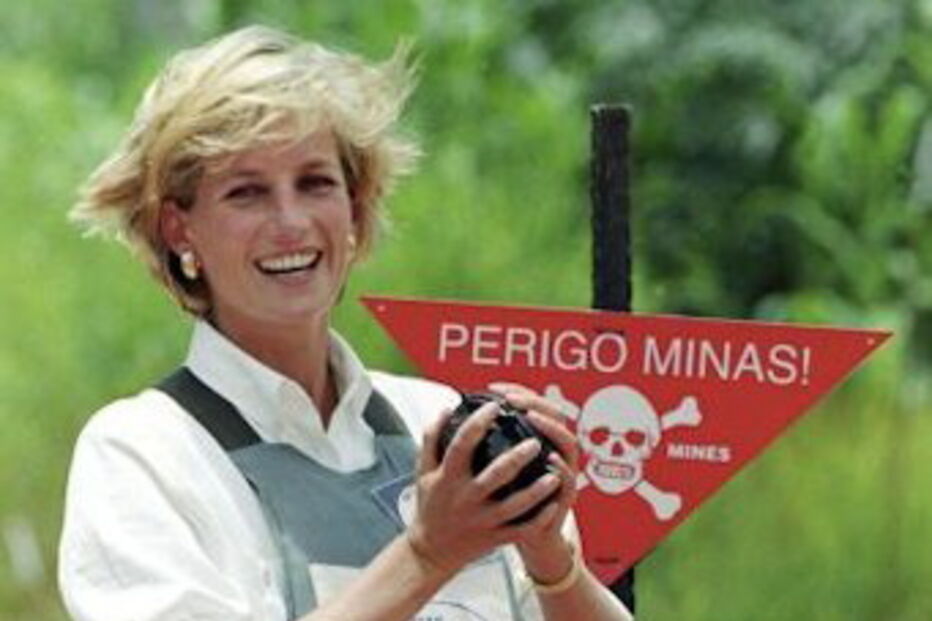 Escutas telefónicas; Diana de Gales, família real britânica