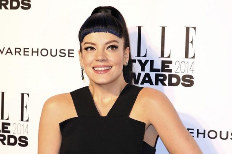 Proibida nova música de Lily Allen 
