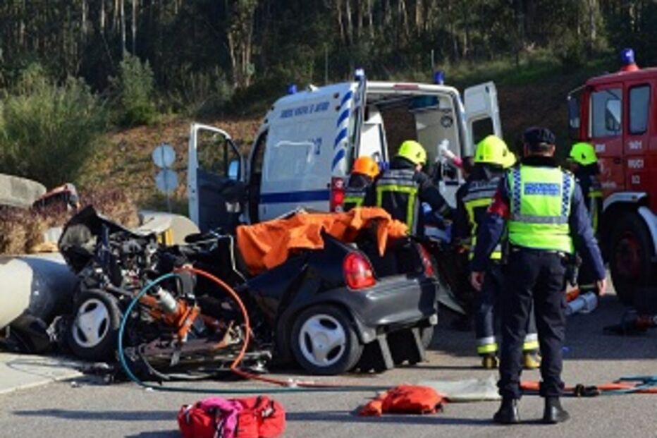 acidente, empresário, rotunda, embate, violento, morte