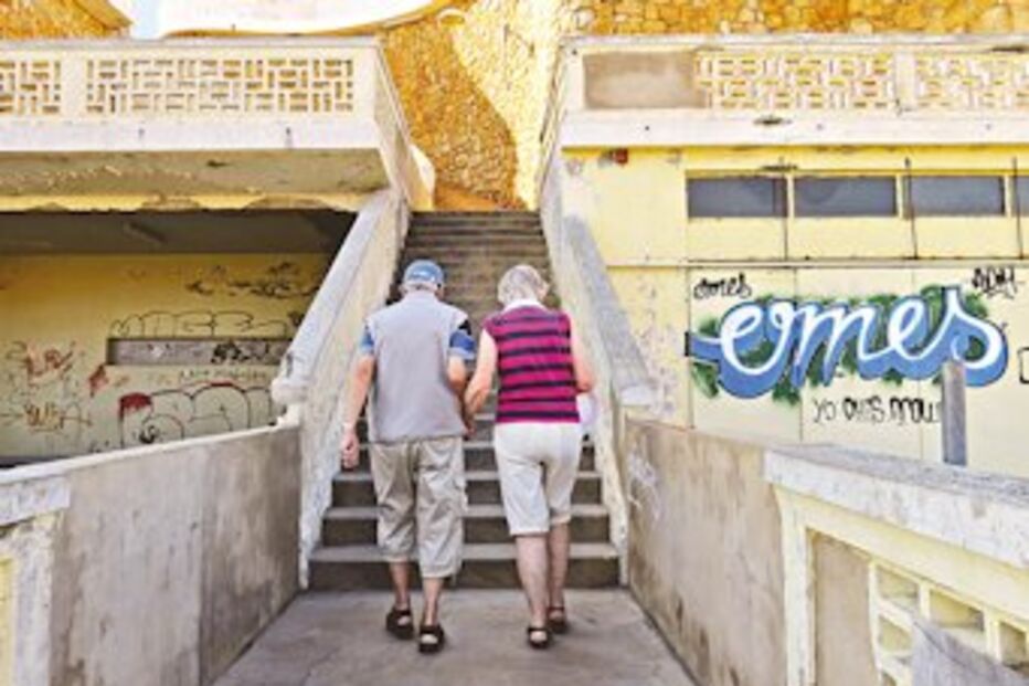Miradouro de Santa Catarina, fortaleza, Portimão, ratos, lixo