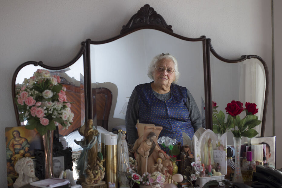 idosos, sozinhos, solidão, 400 mil idosos, abandono