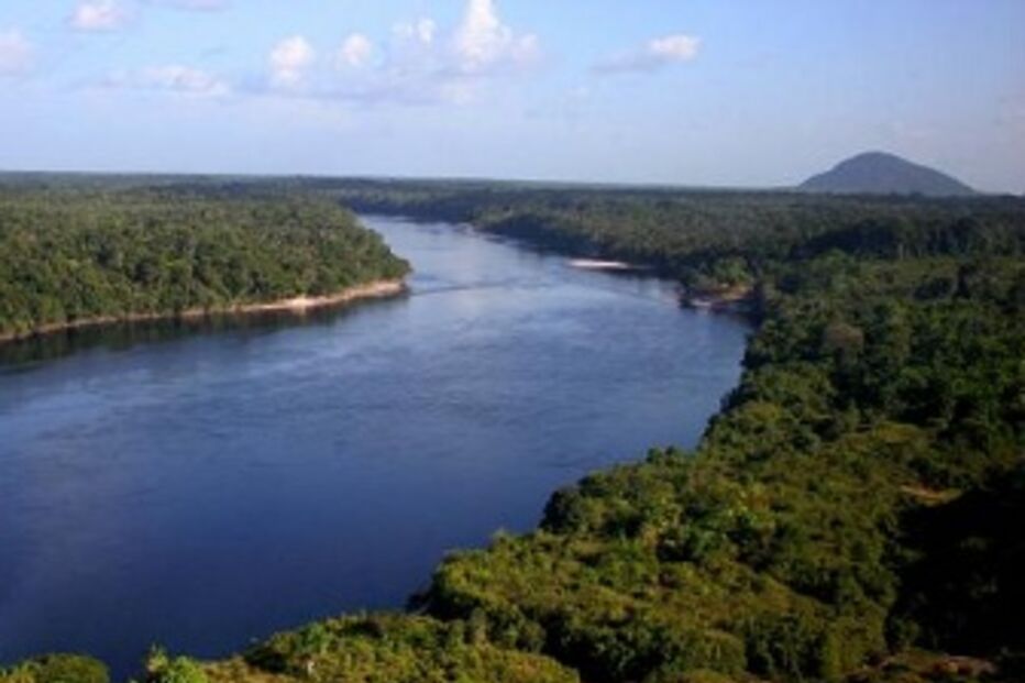 Choque com autocarro causa 14 mortos e 19 feridos 