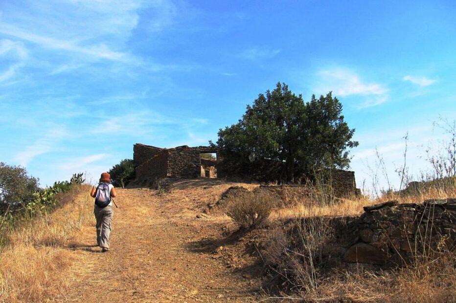 Caminhadas, trilhos, interior, portugal, mortágua, pia do urso, espichel, sintra, macedo de cavaleiros, valongo, odemira, messines, aljezur, castro marim, batalha, monchique, andar a pé  