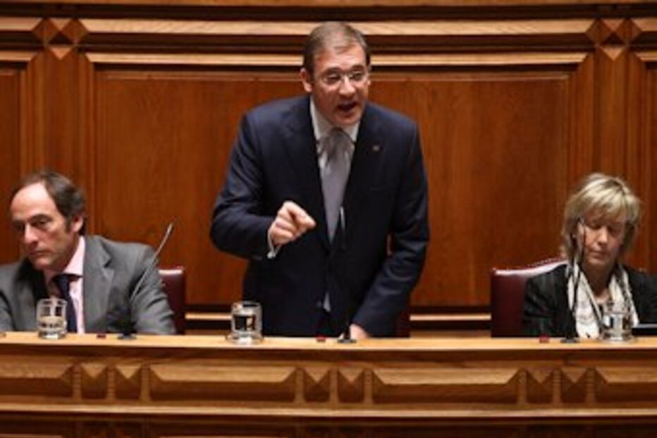 Governo, IRS, impostos, Conselho de Ministros, orçamento, documento, redução