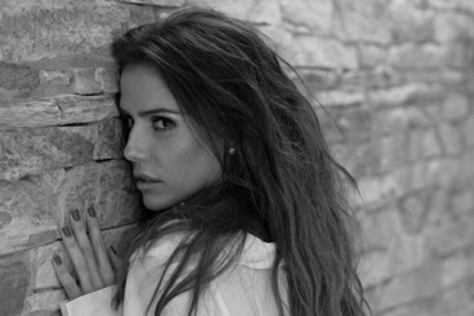 deborah secco,sensual,fotografias,casa