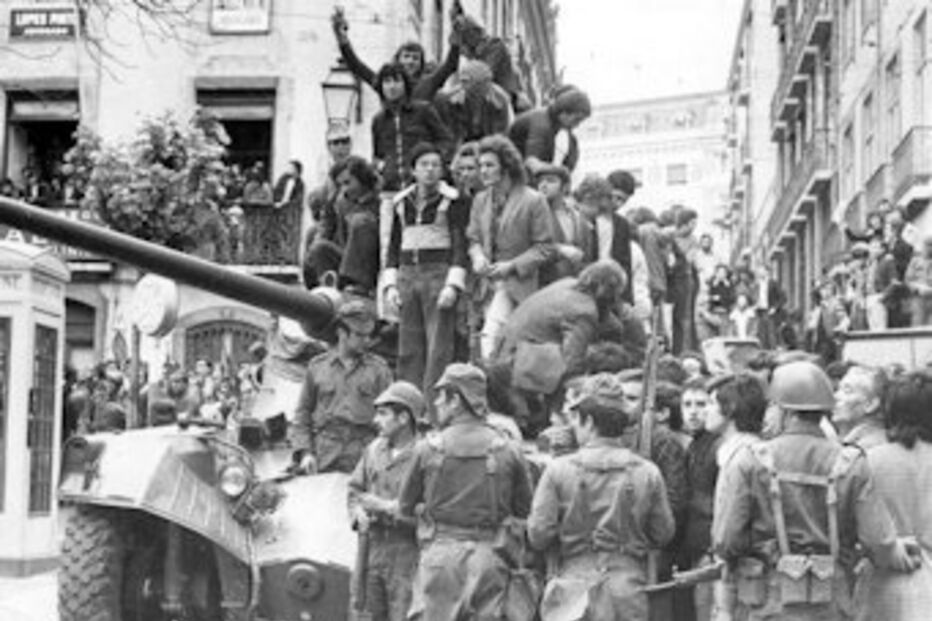 25 de abril, revolução, cravos, otelo saraiva, liberdade