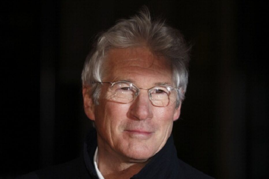 Richard Gere apaixonado aos 64 anos