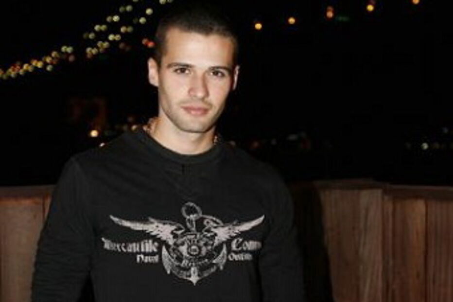 Tomás Santos ,  ator ,  droga ,  haxixe ,  pulseira eletrónica ,  casa ,  prisão ,  Facebook ,  Morangos com açúcar  