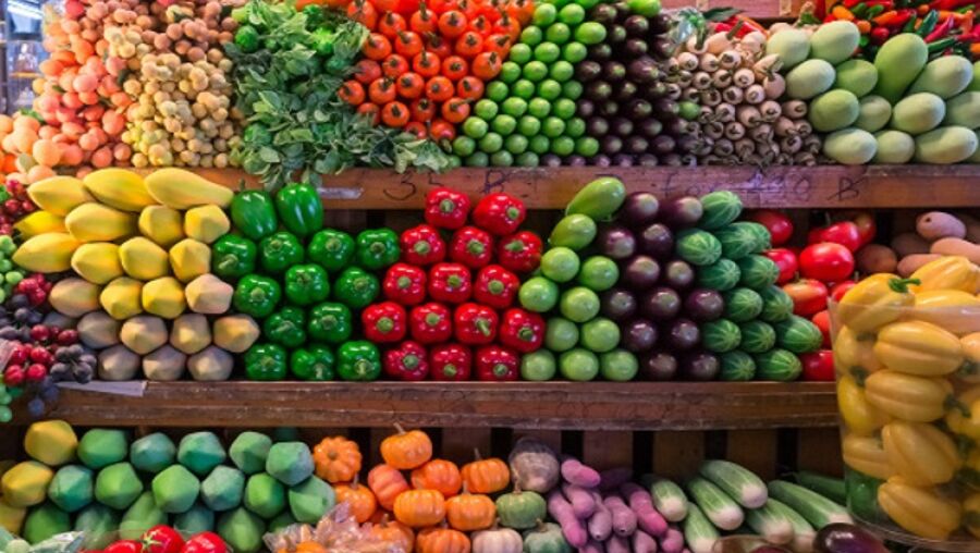 A fruta fresca é indispensável numa dieta saudável e não é por acaso que surge numa das maiores fatias da roda dos alimentos. Um estudo britânico revela que comer sete ou mais porções por dia de fruta reduzem o risco de morte prematura em 42%...
