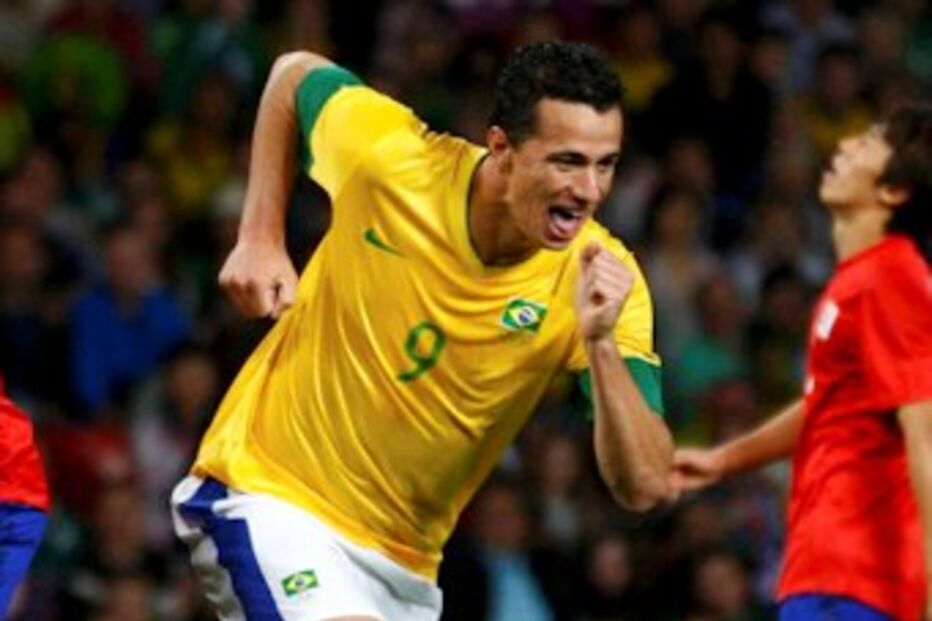 Leandro Damião, Santos, FC Porto, Doyen 