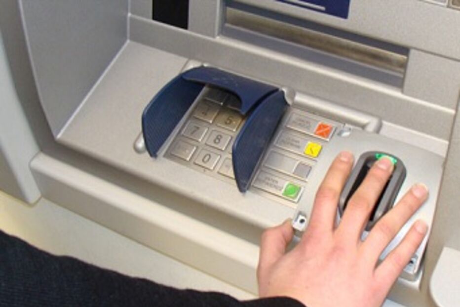atm, multibanco, infra red, scanner, segurança, dedos, mãos, veias