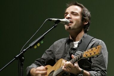 André Sardet assinala 25 anos de carreira com novo álbum "a olhar para a frente" 