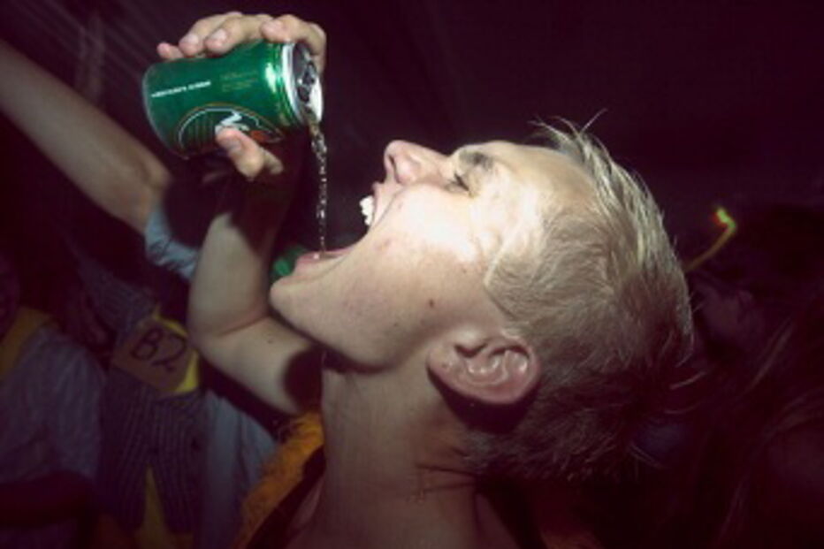 Dependências, adolescentes, beber, álcool, dados, Organização Mundial da Saúde, Manuel Cardoso, Serviço de Intervenção no Comportamentos Aditivos e nas Dependências 