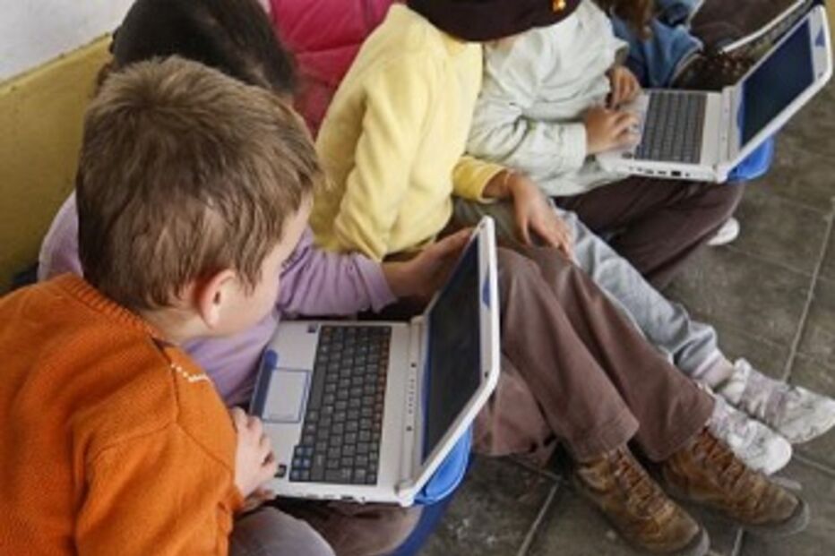 internet, crianças, proteção, telemóveis, pais, educação