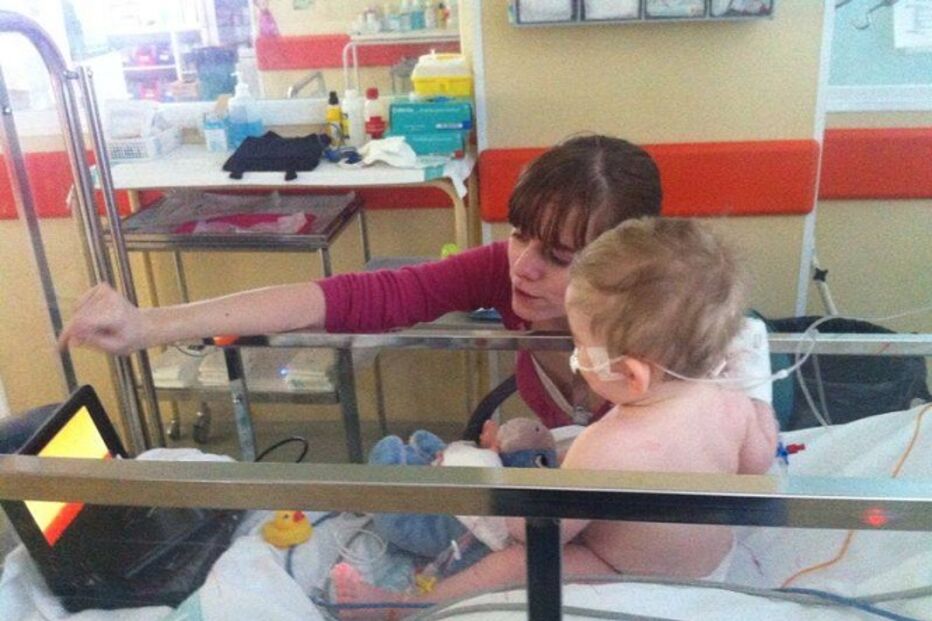 solidariedade, bebé, Cristiano Ronaldo, pagamento, operação, cérebro, Erik Ortiz Cruz