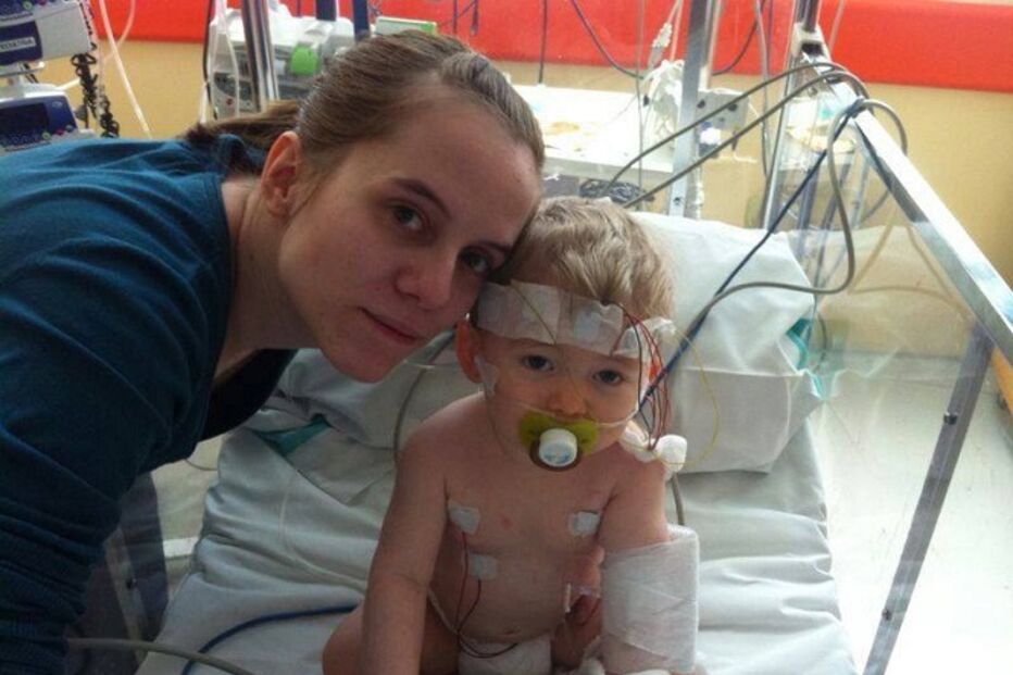 solidariedade, bebé, Cristiano Ronaldo, pagamento, operação, cérebro, Erik Ortiz Cruz