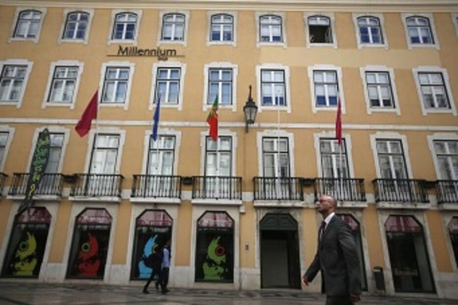 capital, ações, BCP, suspensão, decisão, supervisor, Reuters, banco, líder, Nuno Amado, anúncio, Comissão do Mercado de Valores Mobiliários, CMVM