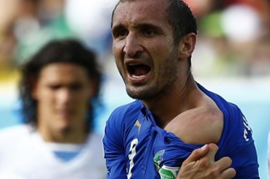 Mundial, 2014, FIFA, investiga, alegada, dentada, Luis Suárez, 